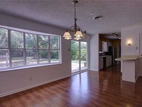 5th image of 1716 Mountainview Dr