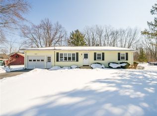 220 Dean Rd, Spencerport, NY 14559