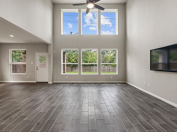 2nd image of 314 Arbor Ranch Cir
