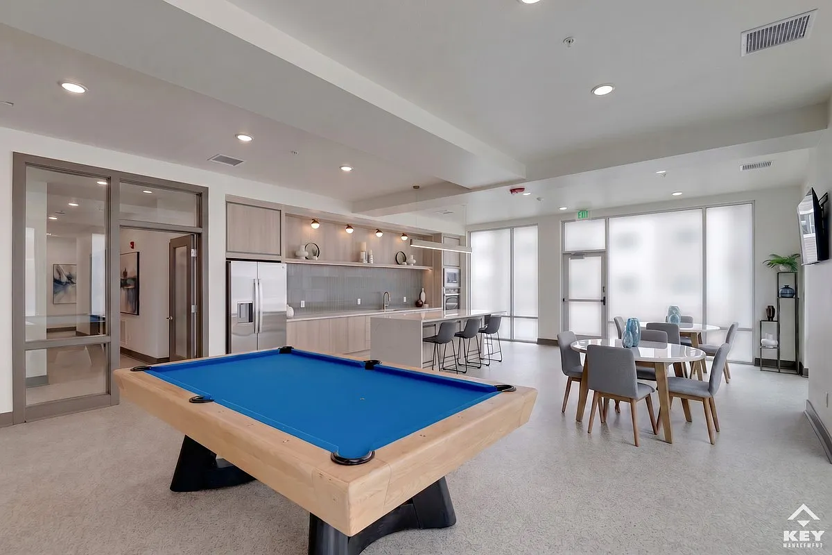 Park Centre Apartments — Photo 2