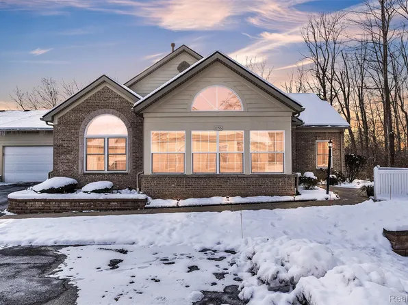 1155 Abbey Ct, Westland, MI 48185