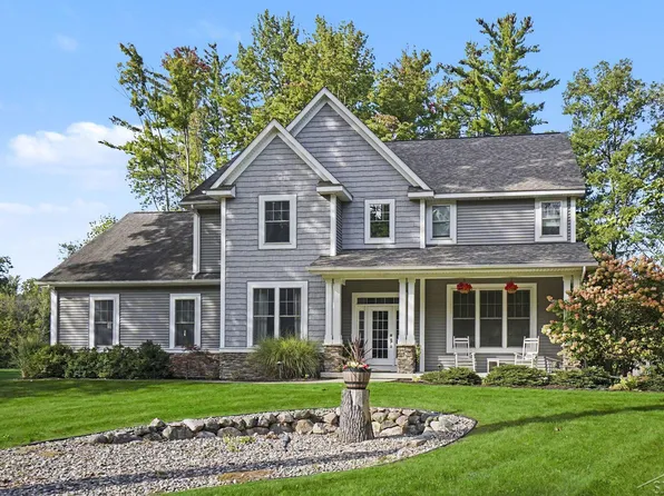 2785 E Iron Woods Pass Dr, Midland, MI 48642