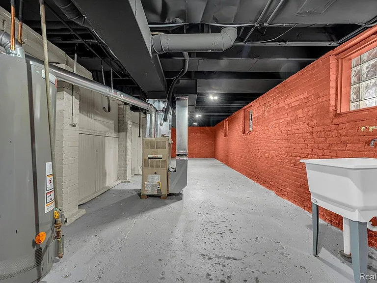 5238 Commonwealth St — Photo 23