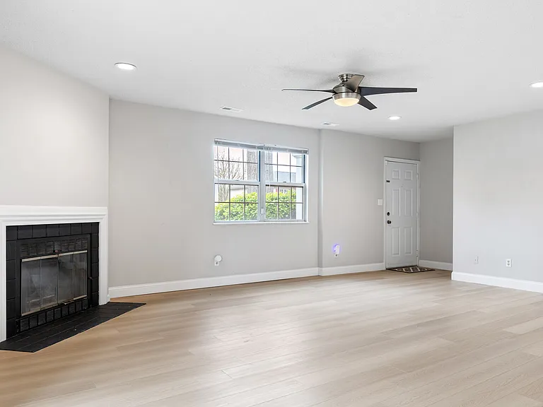 9053 N Swan Cir — Photo 8