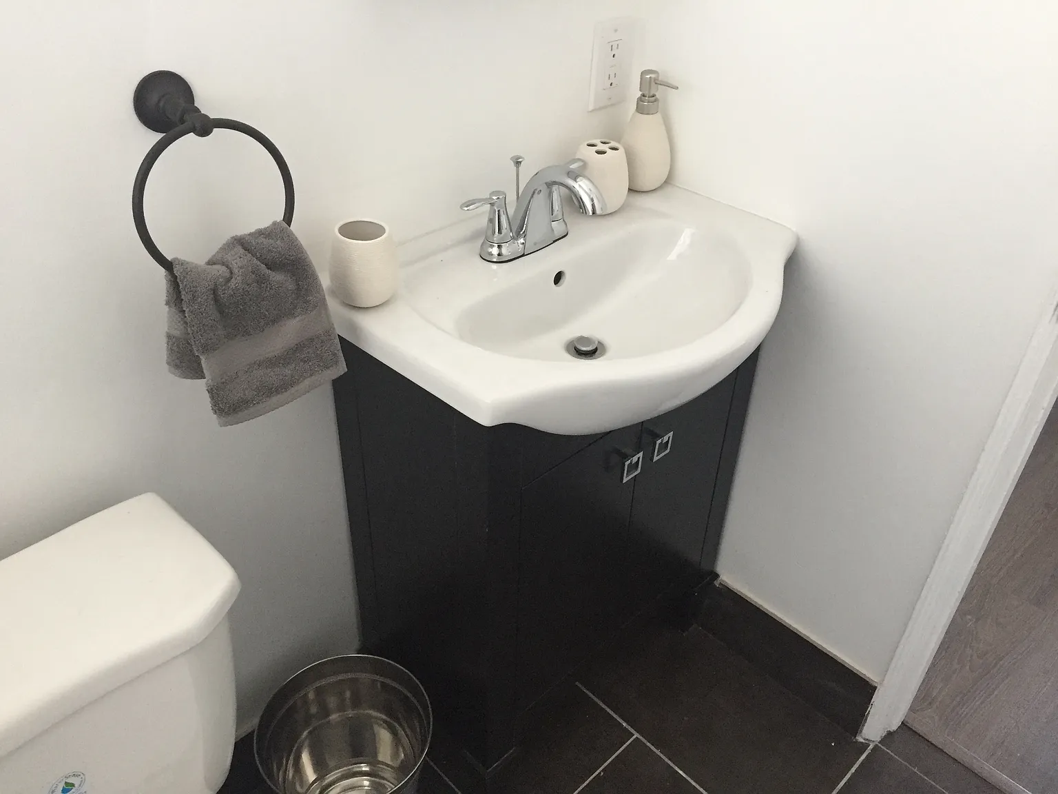 Studio, 250 sqft, $1,600 — Photo 4