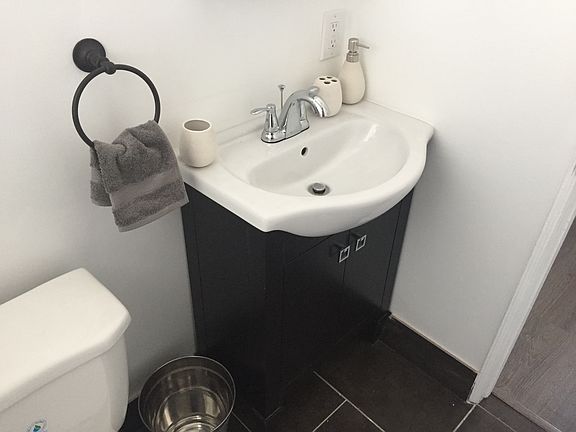 4th image of 3620 W 1st St APT 4