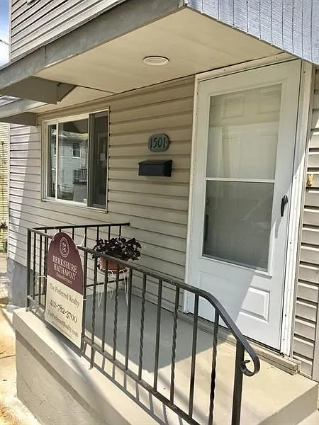 1501 Eleanor St photo 1