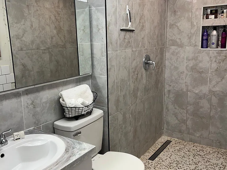 Norman Shores Dr — Photo 7