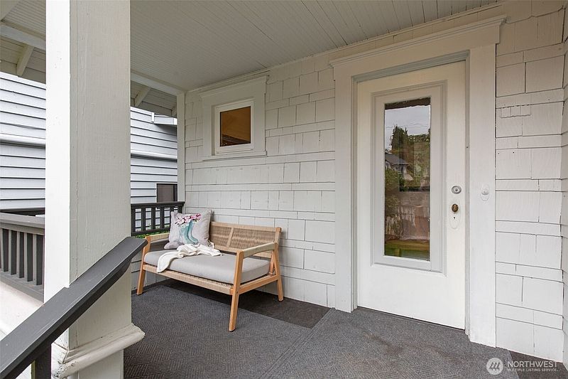 5th image of 313 NE 76th Street