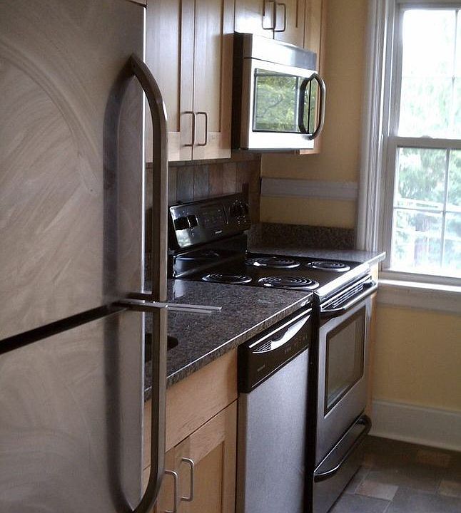 1st image of 1411 Grove Ave #23