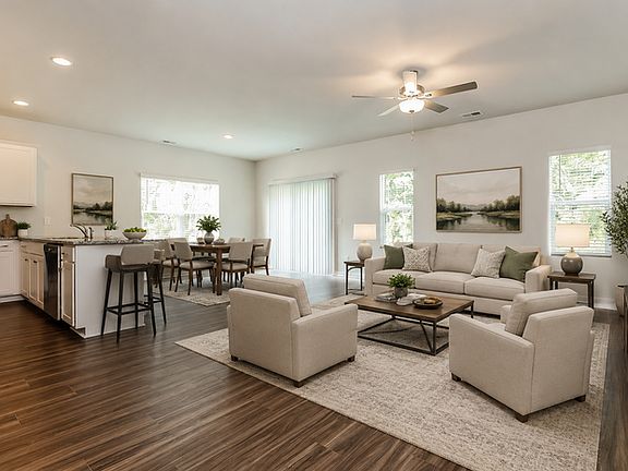 4th image of 257 Clydesdale Cir