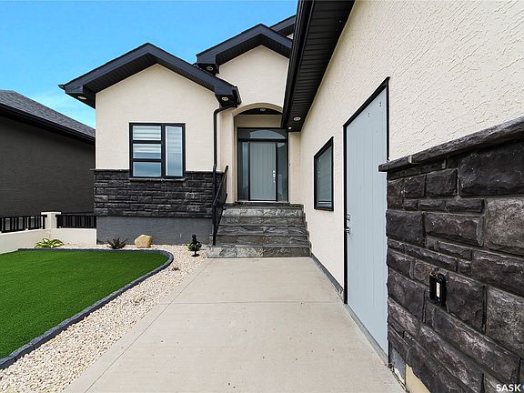4th image of 733 Gowan Road