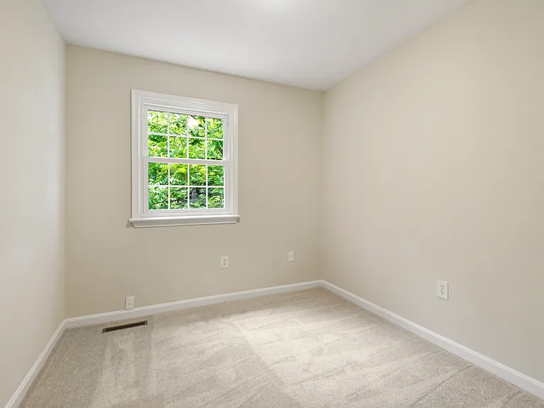 206 Ash Hollow Dr — Photo 14