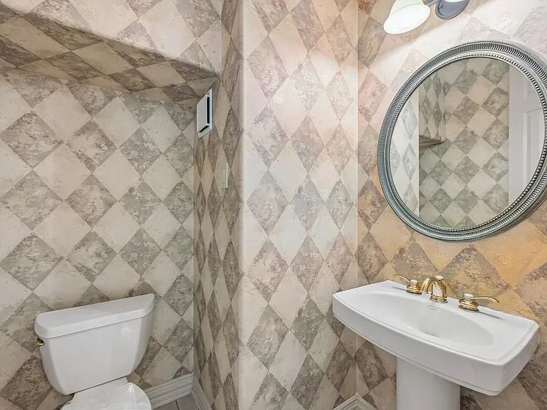 1611 Copperas Cv — Photo 19