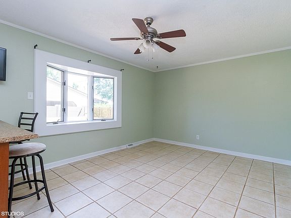 5th image of 2987 N Osage Dr