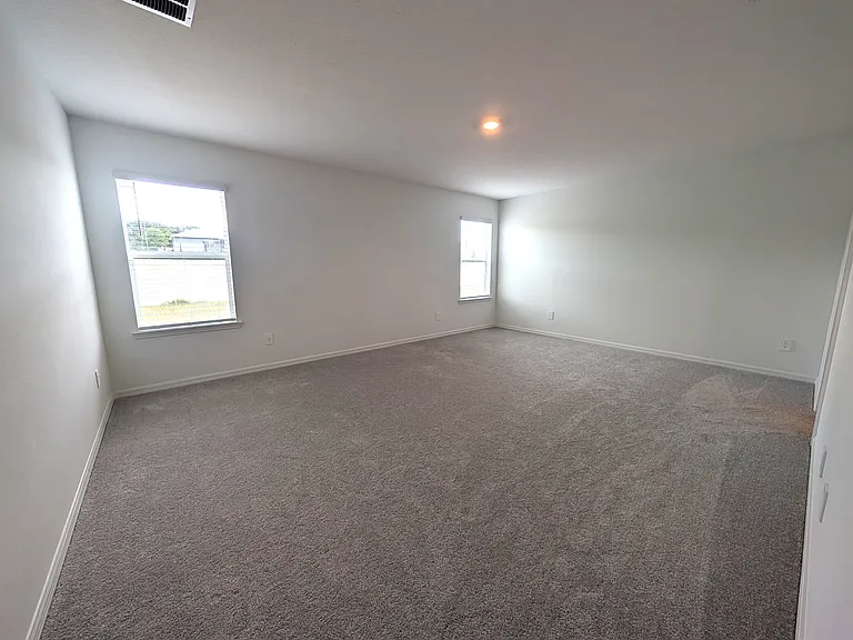 master bed room on 1st floor