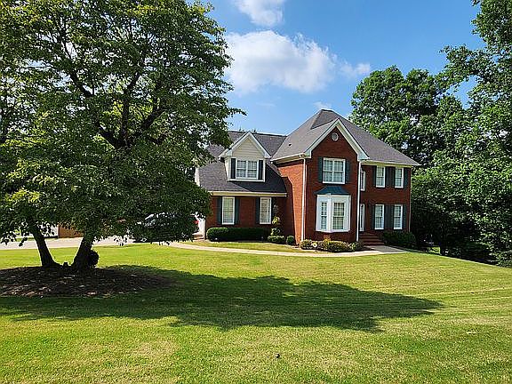 2nd image of 1016 Maple Creek Dr