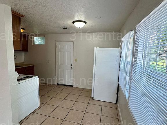 2nd image of 1516 N Waco St #0