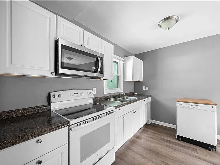 2 bed, 680 sqft, $1,600 — Photo 4