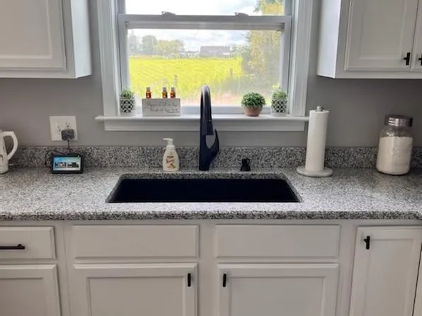 1001 Riley Dr, Elizabeth City, NC 27909
