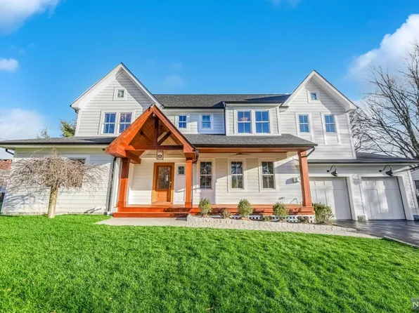 592 Iroquois St, Oradell, NJ 07649