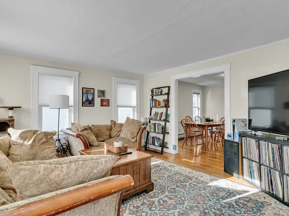 19-21 Elliot St, Newton Highlands, MA 02461