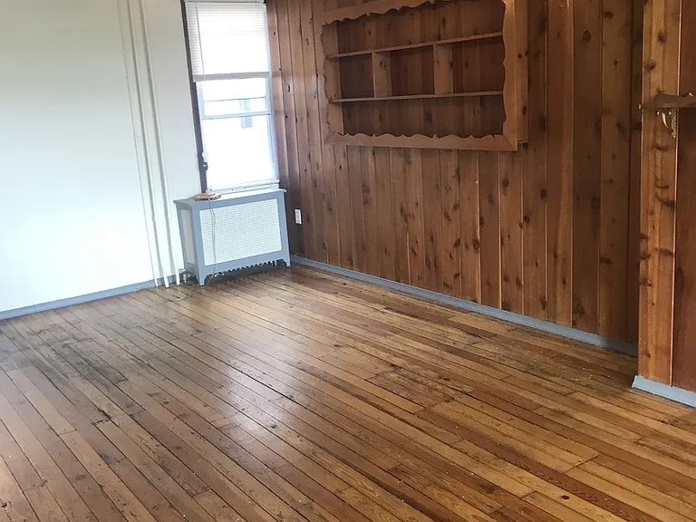 918 Jefferson Ave — Photo 2