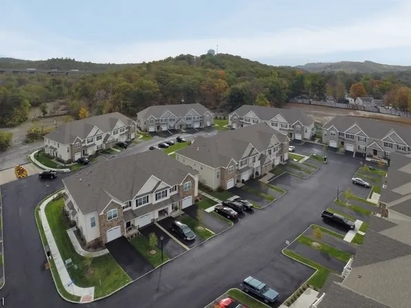 11 Dogwood Ln #11, Haskell, NJ 07420