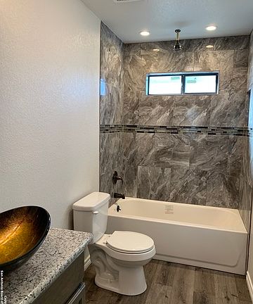5th image of 414 Agnes Dr