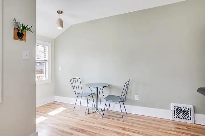 1033 Riverside Dr — Photo 12