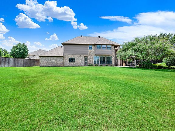 3rd image of 3016 Cotters Cir