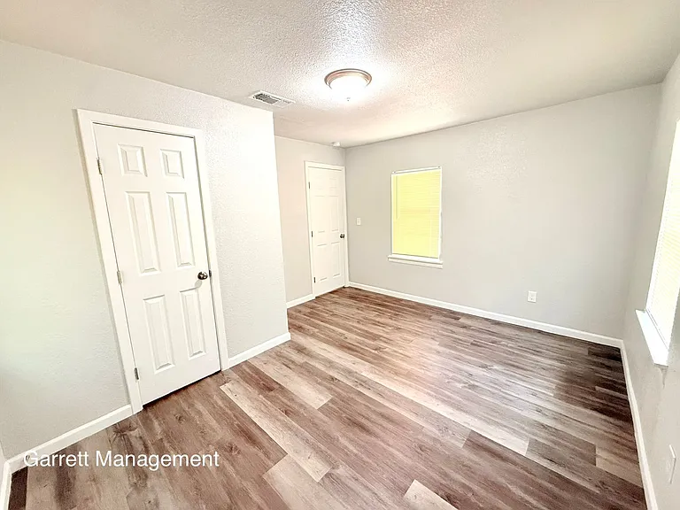 403 Veterans Ave — Photo 10