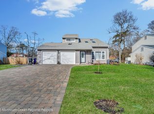 70 Bonair Dr, Brick, NJ 08723