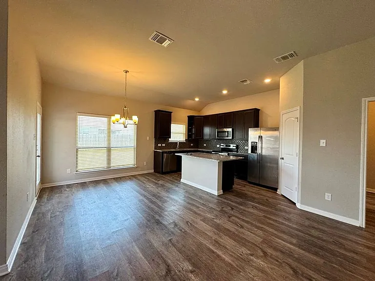 1908 Delano Dr — Photo 7