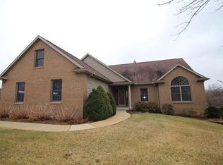2833 County Road 600 N, El Paso, IL 61738