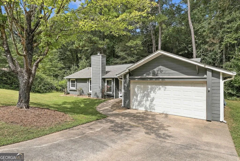 3 bed, 2.0 bath, 1302 sqft, $2,295 — Photo 3