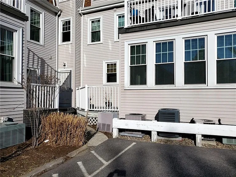 6 Slocum St #9 — Photo 23
