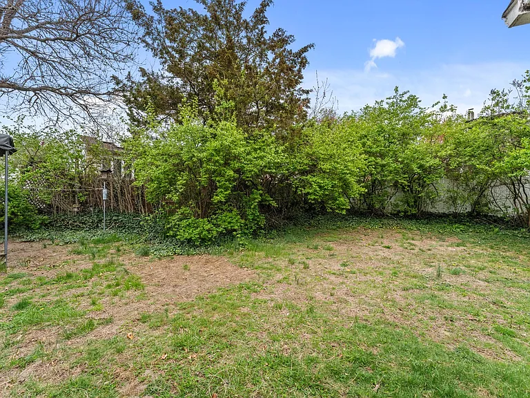 1057 Lakewood Rd — Photo 25