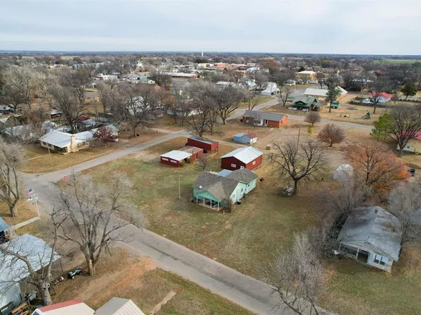 308 S Elm Ave, Erick, OK 73645