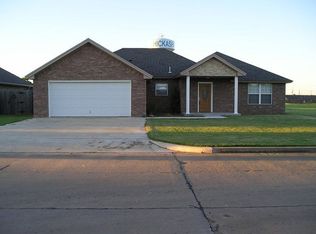 2306 Farris Pl, Chickasha, OK 73018