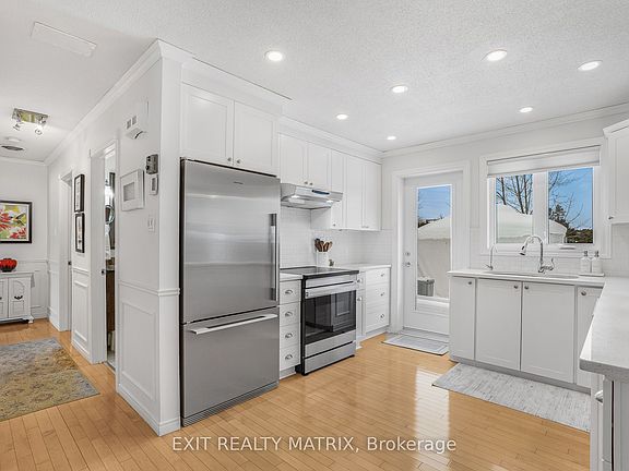 5th image of 636 Front Rd W