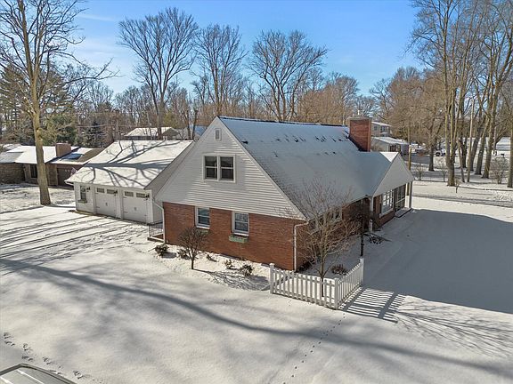 5th image of 21687 Shiawassee Dr
