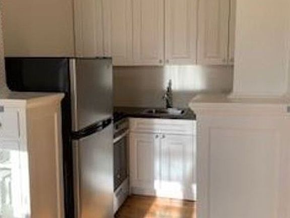 3rd image of 4914-18 N Wolcott Ave #18756719