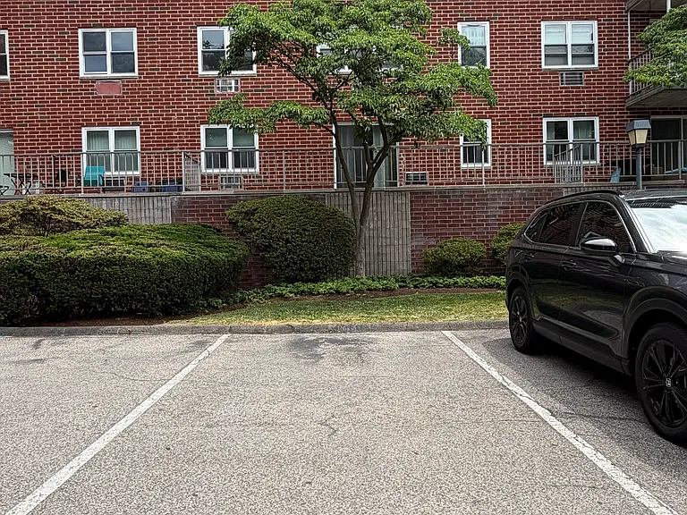 27 Northill St #M3 — Photo 9