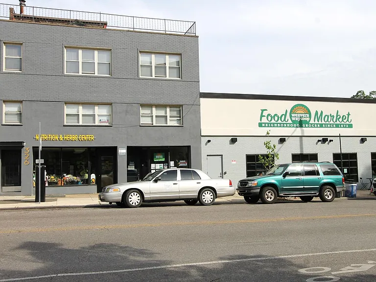 326 W Chelten Ave — Photo 4