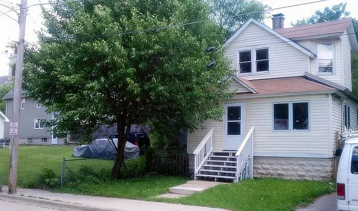 Spring Street, Joliet — Photo 3