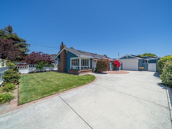 3rd image of 4120 Court Dr