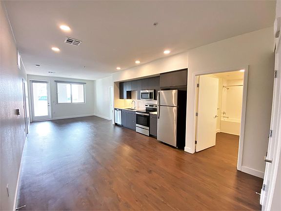 5th image of 2000 El Cajon Blvd #507