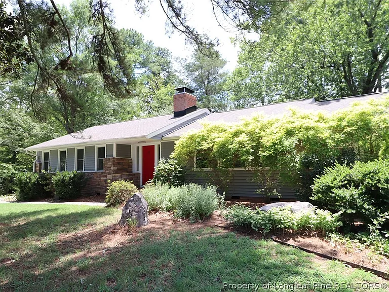 1009 Dogwood Ln — Photo 1