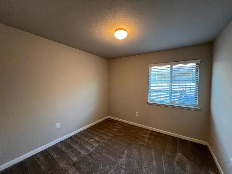 105 Rock Mill Loop — Photo 2